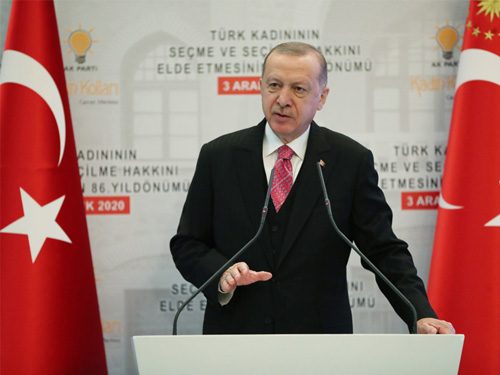 “AİLE KURUMUMUZU GÜÇLENDİRMEK İÇİN YAPACAĞIMIZ ÇALIŞMALARDA KENDİ MEDENİYET DEĞERLERİMİZE BAKACAĞIZ”