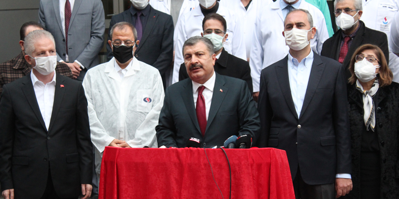 Bakan Koca, Gaziantep’te Yangının Çıktığı Hastanede İncelemelerde Bulundu