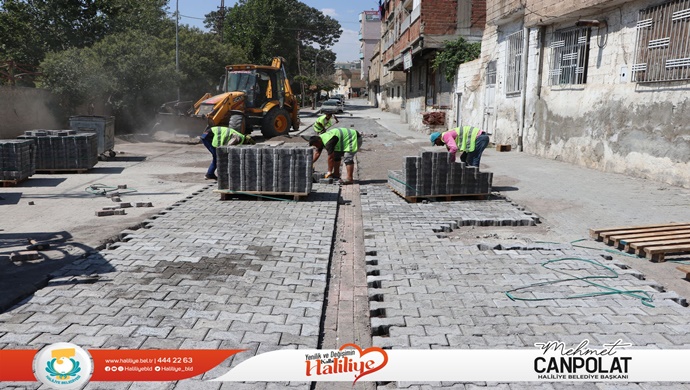 HALİLİYE’DE YOLLAR ÜSTYAPI ÇALIŞMALARI İLE KONFORLU HALE GELİYOR