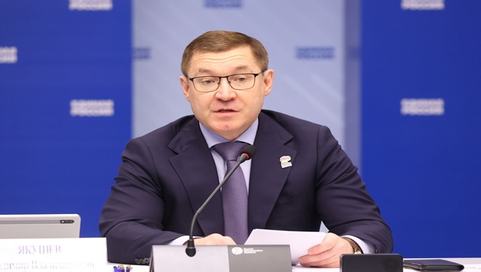 Vladimir Yakushev: Birleşik Rusya, kamu partisi konuşmacılarını hazırlamak için bir program başlattı